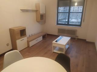 Piso  Calle valles mineros. Impecable piso de 2 dormitorios y 1 baño en zona carrefour