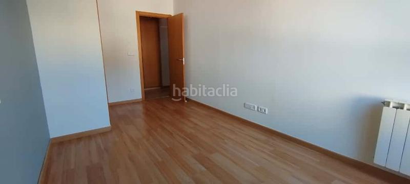 Foto 6bc14008-726b-4b8a-8400-0c635f83be5e. Casa pareada chalet en venta en Carrascal de Barregas