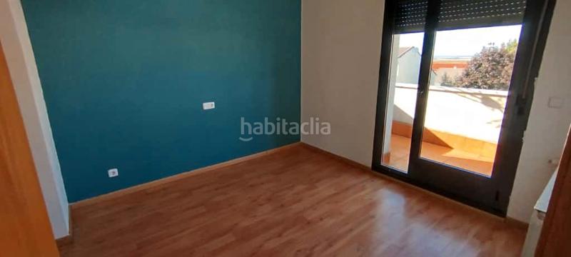 Foto 779facb2-2c5a-4319-bfea-db43ea9fff4c. Casa pareada chalet en venta en Carrascal de Barregas