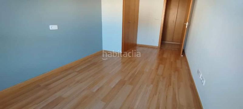Foto b7c9904f-9673-4179-8d96-d39e7dc5a963. Casa pareada chalet en venta en Carrascal de Barregas