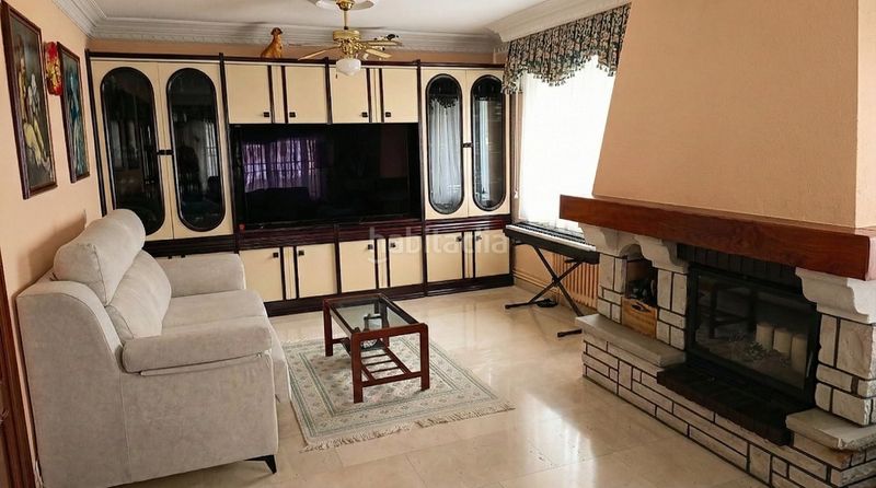 Foto 5d91e02d-aeb8-4b24-824a-b0f6d6939d58. Xalet amb calefacció aparcament piscina a Santa Marta de Tormes