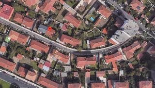 Casa en Calle sil 14. Casa en león con terreno para reformar
