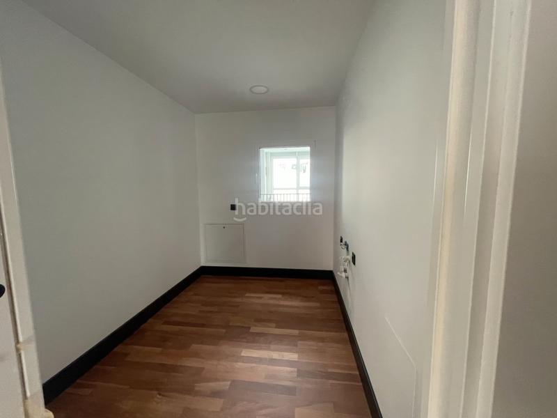 Foto 981f3c87-87eb-4e05-9cc3-e5398717e85e. Appartement dans avenida doctor fleming 82 dans La Vega - La Sal León