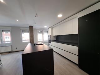 Location Appartement à Centro Ciudad. Piso totalmente reformado en el centro de león