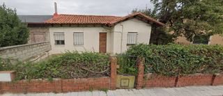 Casa en Calle sil 14. Casa en le�n con terreno para reformar