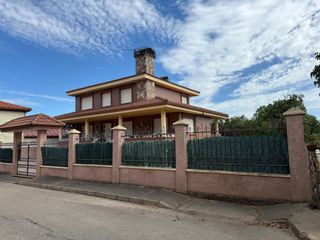 Casa en Calle ram�n y cajal 13. Casa en villaviciosa de la ribera