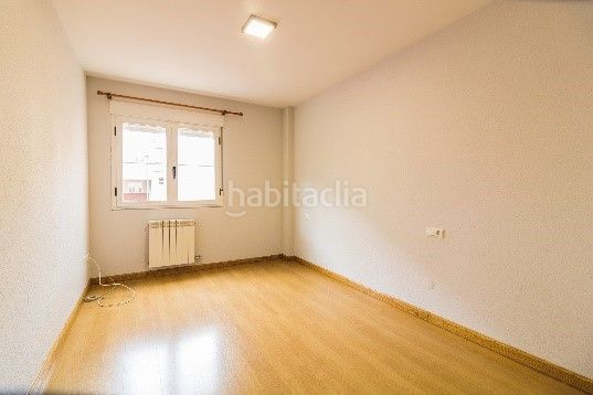 Foto 4f7b58b4-f9c9-405e-acc7-431a2e3eca18. Flat in calle miguel de cervantes 3 in Villaquilambre