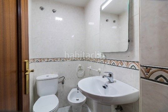 Foto 6afcbd15-b2cc-4f9c-b623-d928e0ad32c1. Flat in calle miguel de cervantes 3 in Villaquilambre