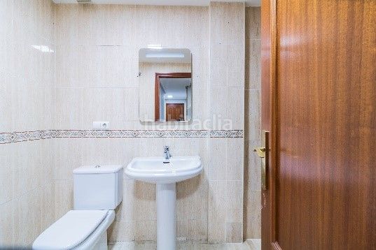 Foto c48d884f-e741-4adf-809b-0d992f8c345d. Flat in calle miguel de cervantes 3 in Villaquilambre