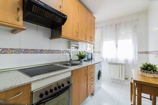 Foto cc200af8-5ec2-4b9d-95a2-f9c6d253137f. Flat in calle miguel de cervantes 3 in Villaquilambre