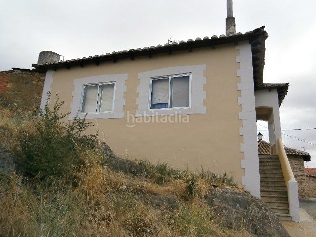 Foto 111a75a0-498a-43a0-9e7f-36642c1aaecf. Casa amb aparcament a Santiago Millas