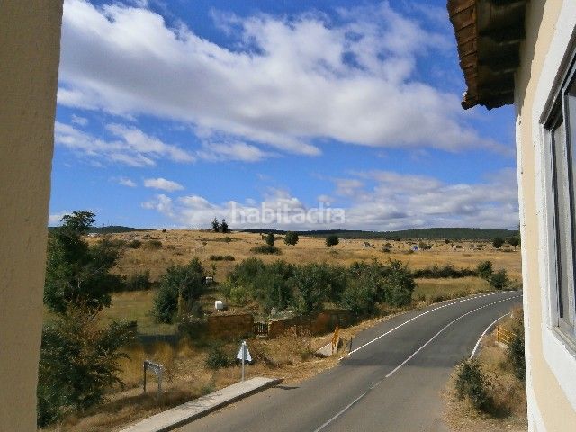 Foto 4e43703c-1ad3-4521-9768-5d366e75d554. Casa amb aparcament a Santiago Millas
