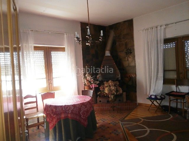 Foto 513f5008-1839-4872-b761-8fac3d3b838c. Casa amb aparcament a Santiago Millas