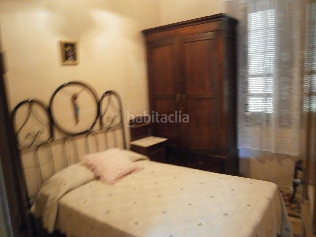 Foto a5011df6-be93-4b60-aff7-b49d31980992. Casa amb aparcament a Santiago Millas