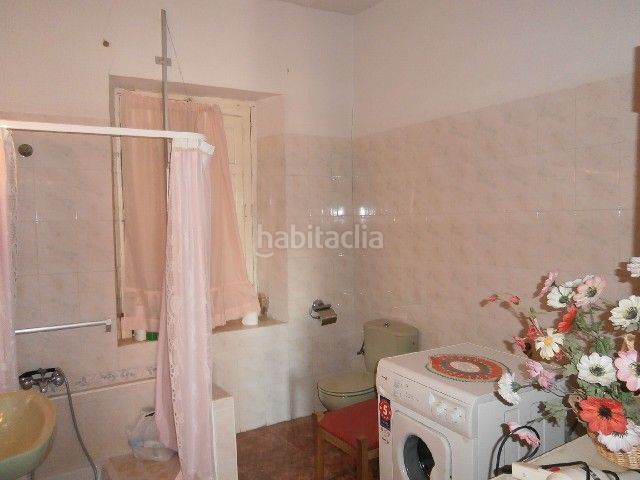 Foto df0a1dbe-cc2e-4a17-a7dd-dd4d9c81159e. Casa amb aparcament a Santiago Millas