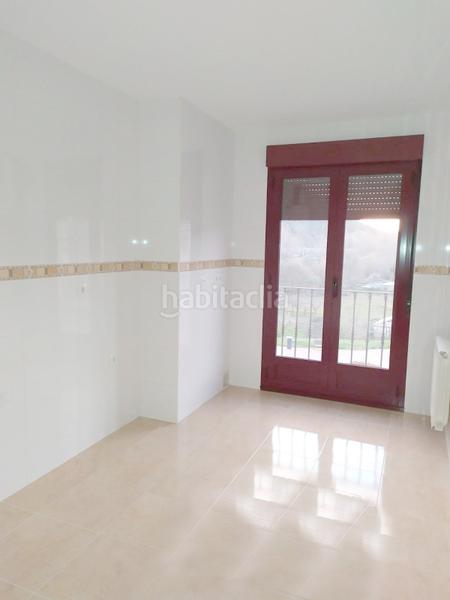 Foto 00630208-0a18-44d4-aa8a-510514820c50. Pis amb calefacció a Zona Alta Ponferrada