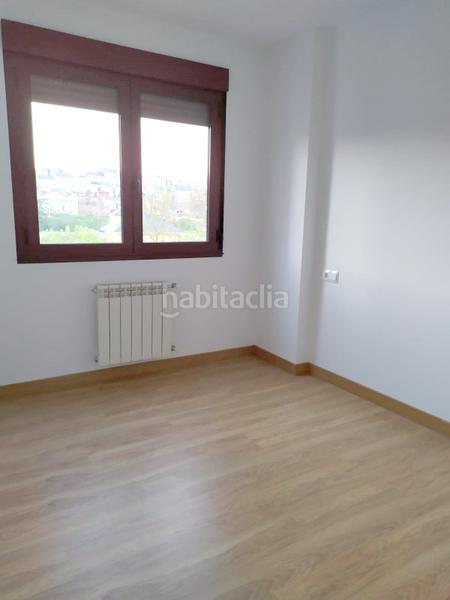 Foto 5e332ccf-e231-410c-998a-f6be89053d1f. Pis amb calefacció a Zona Alta Ponferrada