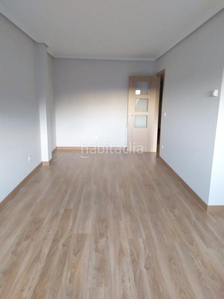 Foto 9c76c0a2-5c3e-4888-b647-0df83e0c5540. Pis amb calefacció a Zona Alta Ponferrada