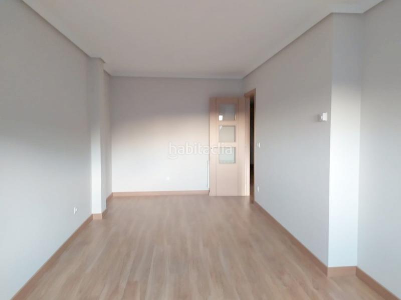 Foto b21beb89-9761-4e8f-be84-a3c09cb43f88. Pis amb calefacció a Zona Alta Ponferrada