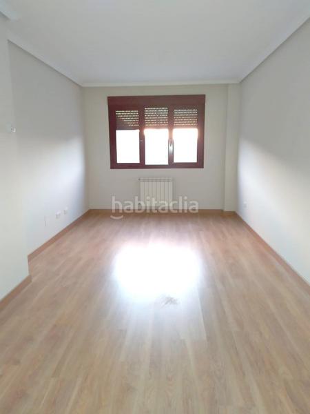 Foto bba43467-61cb-45e4-838d-ecf447d91173. Pis amb calefacció a Zona Alta Ponferrada