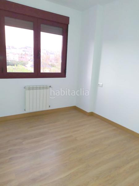 Foto d6bacbd4-62c6-4321-bd03-3f6e02923c08. Pis amb calefacció a Zona Alta Ponferrada