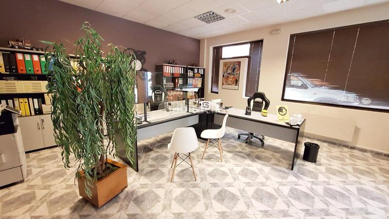 Foto 2ea2cc41-d439-4322-8209-77d2fbff23d6. Local comercial oportunidad única en el centro ! en Bembibre