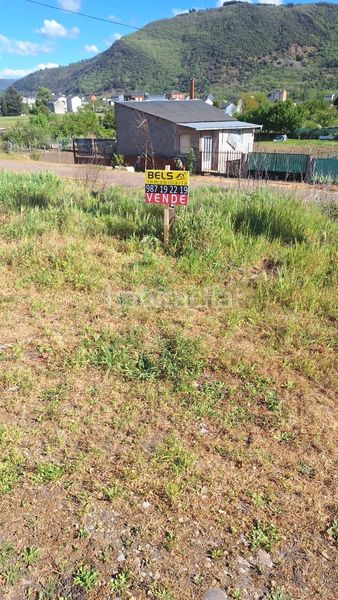 Foto 0d034cfd-2038-4967-b8a9-3719207f2b7a. Terreny residencial a Flores de Sil - La Placa Ponferrada