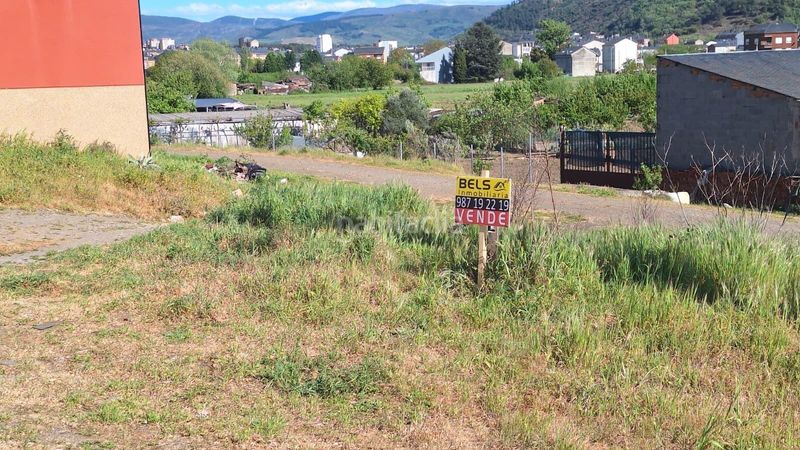 Foto 9f097077-944e-4c8e-910b-b54ea7d0630c. Terreny residencial a Flores de Sil - La Placa Ponferrada