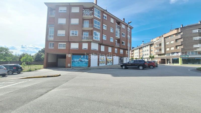 Foto 2b6cd09d-b44a-4364-8ff4-cda16df0b756. Aparcament cotxe a Centro Ponferrada