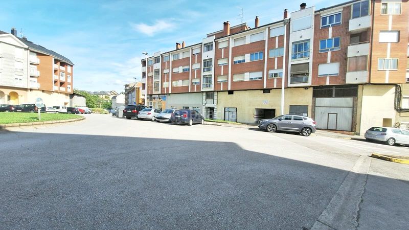 Foto b569cc9c-2790-4069-9e7b-7f6d1b4b42d5. Aparcament cotxe a Centro Ponferrada