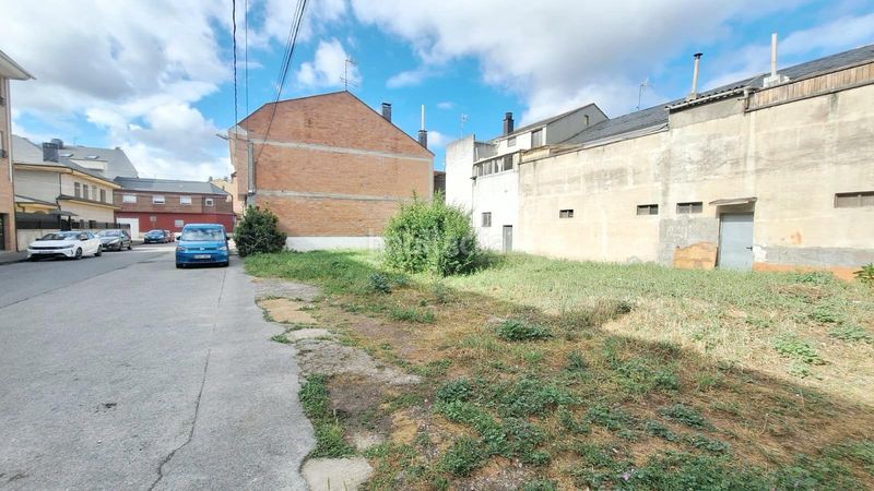 Foto 534adc27-7675-4dc2-9aac-5959c24cd2f6. Terreny residencial a Cuatro Vientos Ponferrada