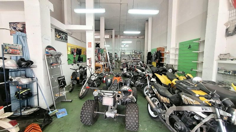 Foto 3c4aca0d-6b98-4b0d-9e51-e75064968df3. Local comercial a Flores de Sil - La Placa Ponferrada