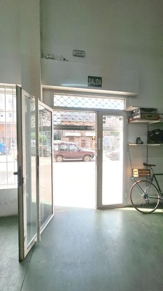 Foto 9ebeeefb-53af-4da8-bd1d-cb8b1063bea7. Local comercial a Flores de Sil - La Placa Ponferrada