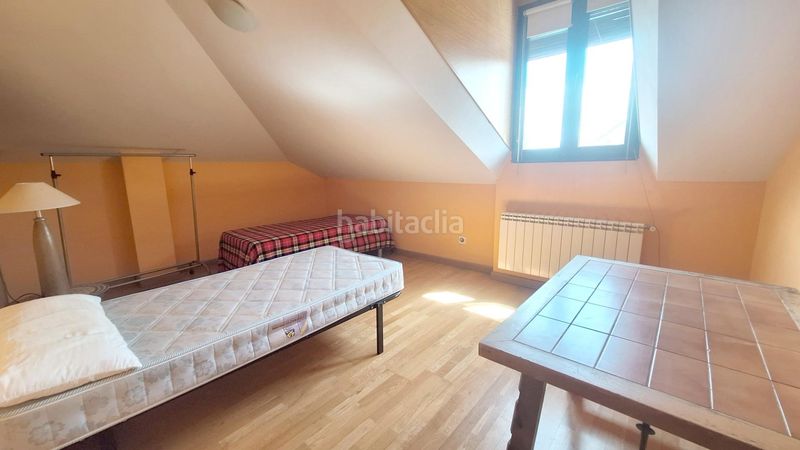 Foto c1b88e9a-fe37-4f97-9b9e-b5e7e3996479. Pis amb calefacció aparcament a Zona Alta Ponferrada