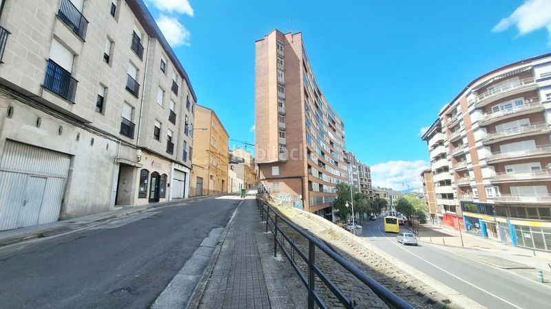 Foto 9215f925-5e92-4435-a110-4cb6f406ca4c. Appartamento con riscaldamento parcheggio in Zona Alta Ponferrada