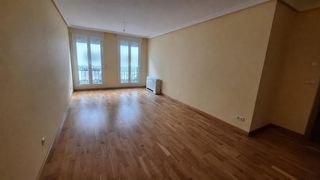 Flat in Centro. Vivienda única en pleno centro de ponferradazona camino de santi