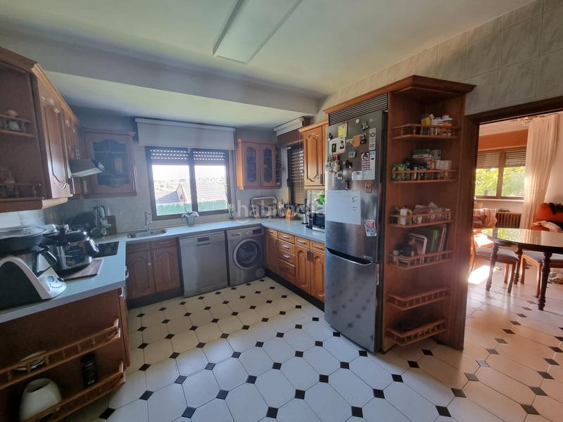 Foto 0e4b5dc8-012d-4273-9433-6387967cf03c. Chalet avec cheminée chauffage parking piscine dans Villaviciosa de Odón