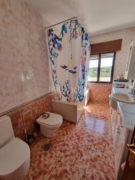 Foto 3759b5df-8267-4c12-9241-bff3b1efb0ec. Chalet avec cheminée chauffage parking piscine dans Villaviciosa de Odón