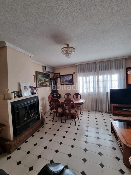 Foto 84e57632-7415-48e4-9978-6d0c0b1f3454. Chalet avec cheminée chauffage parking piscine dans Villaviciosa de Odón