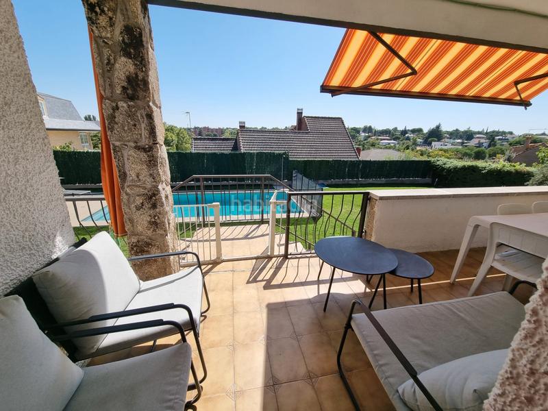 Foto b3407008-f714-497d-ab53-6040a083e01c. Chalet avec cheminée chauffage parking piscine dans Villaviciosa de Odón