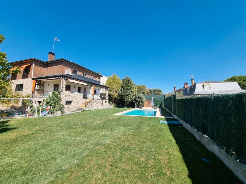 Foto da115762-50dc-4f74-822f-785cf3d895ea. Chalet avec cheminée chauffage parking piscine dans Villaviciosa de Odón