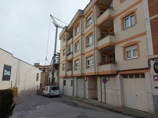 Rent Business premise in Huerta herrera 3. Local comercial en alquiler en cuéllar. acondicionado. plaza hue