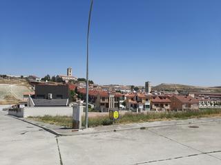 Terreny residencial a Calle martina vázquez 28. Parcela en venta en cuéllar. urbanización las lomas. superficie