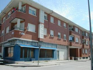 Aparcament cotxe a Argentina 22. Plazas de garaje con trasteros en venta. cuéllar. zona san gil.