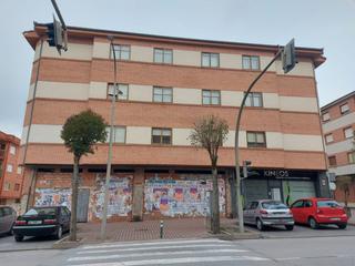 Local Comercial a Camilo josé cela 36. Local comercial en venta. cuéllar. céntrico. 136 m construidos.