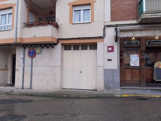 Geschäftsraum in Cuéllar. Venta de  local en plaza huerta herrera de cuéllar. muy céntrico