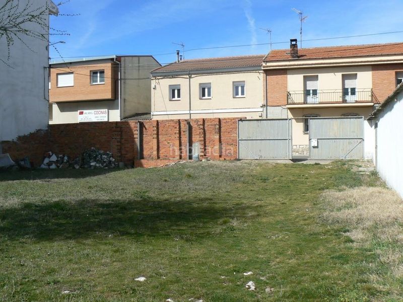 Foto 478dccf0-c8eb-428b-bd2e-fa0e836f09c4. Nau industrial a calle brasil 8 a Cuéllar