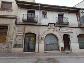 Local Comercial a Santa marina 3. Local comercial en venta en cuéllar. céntrico. 40 m. ref.1863
