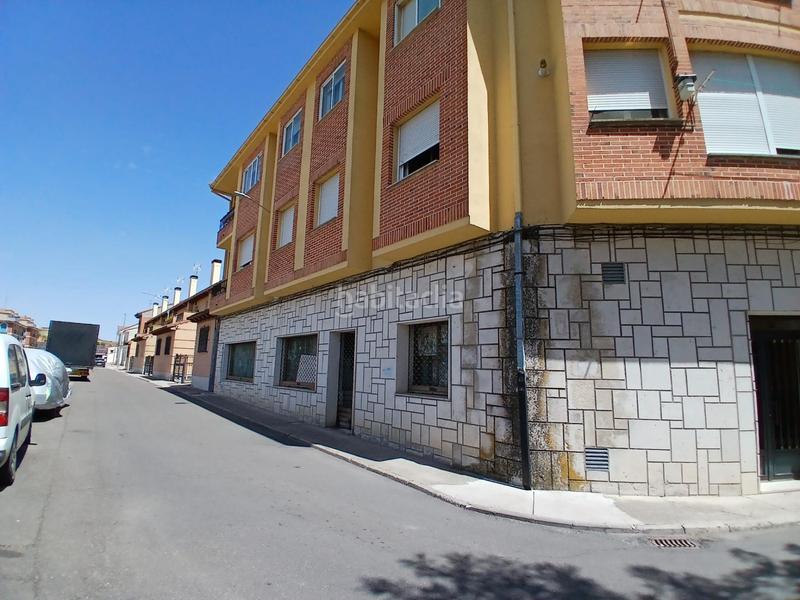 Foto 9114f18a-ee6c-4e5c-accf-4bbf5dfe901e. Local comercial a castilviejo 6 a Cuéllar