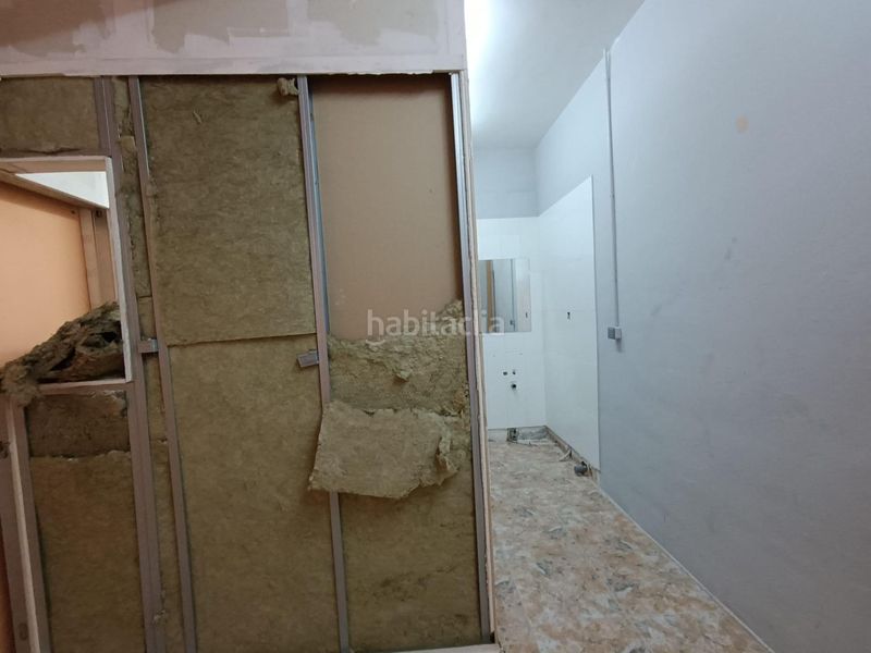 Foto bd873bfc-2405-405f-957f-220e19379b5f. Local comercial a calle huertos 29 a Íscar